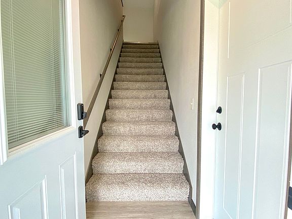 2nd image of 770 Peregrine Cir #8