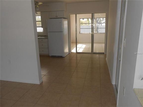 3rd image of 1776 Banyan Dr