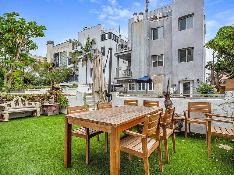 Voyage St — Photo 5