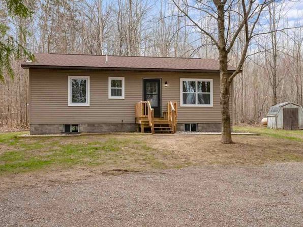 513 N State Rd, Harbor Springs, MI 49740
