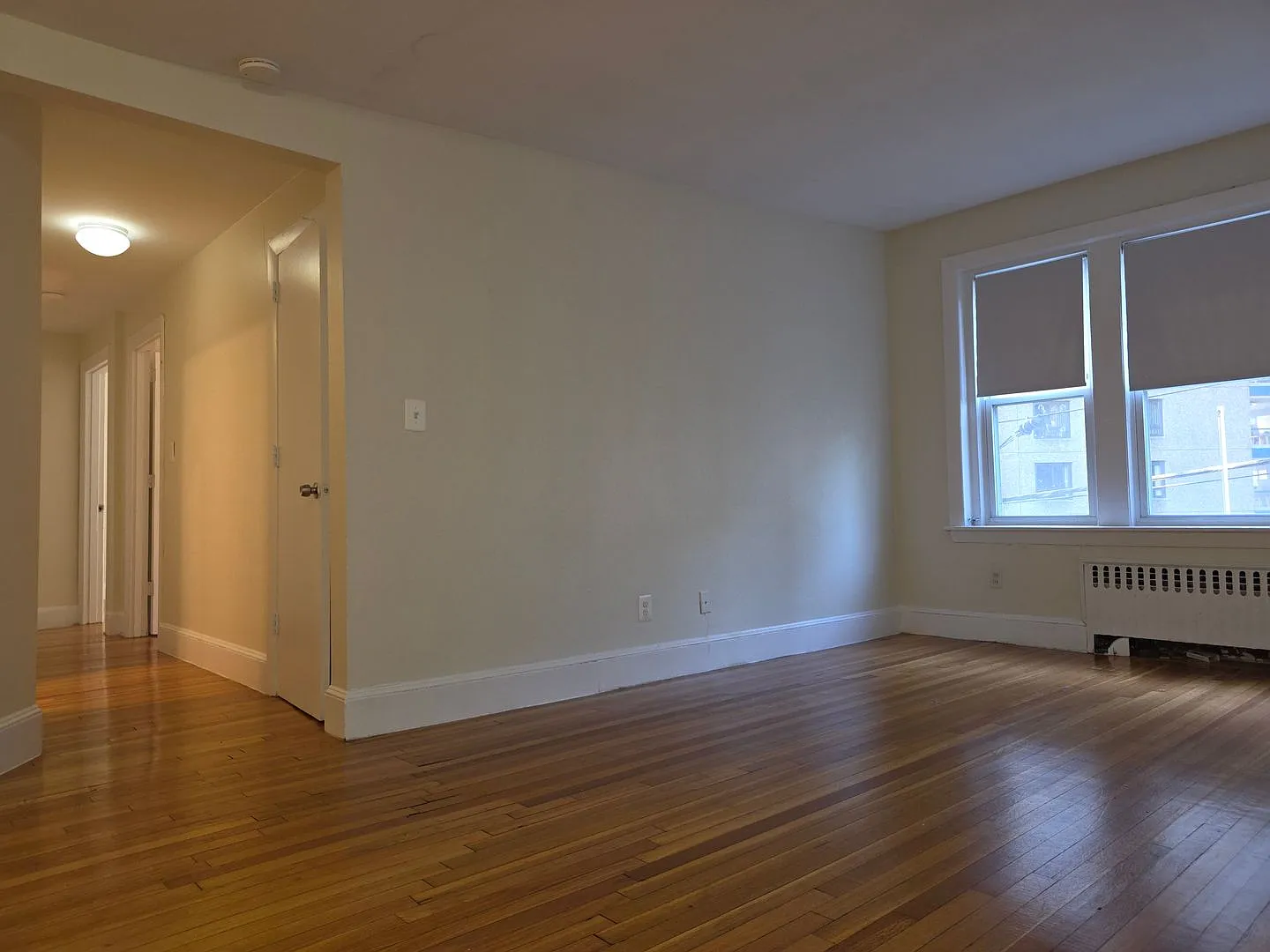 No Brokers Fee, No Security Deposit, Heat and Hot Water Included, Elevator, Laundry — Photo 1