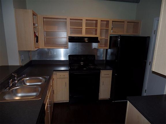 5th image of 800 Peachtree St NE APT 1205