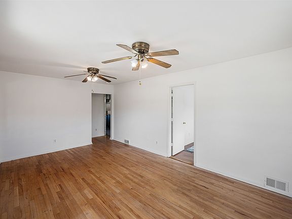 4th image of 4255 NW 6th Dr