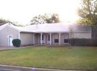 201 Woodmont Dr, Georgetown, TX 78628