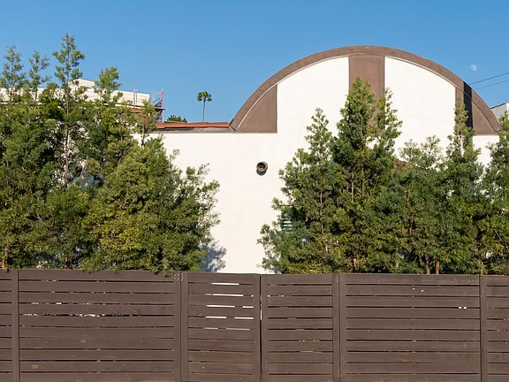 2nd image of 3005 Del Monte Dr