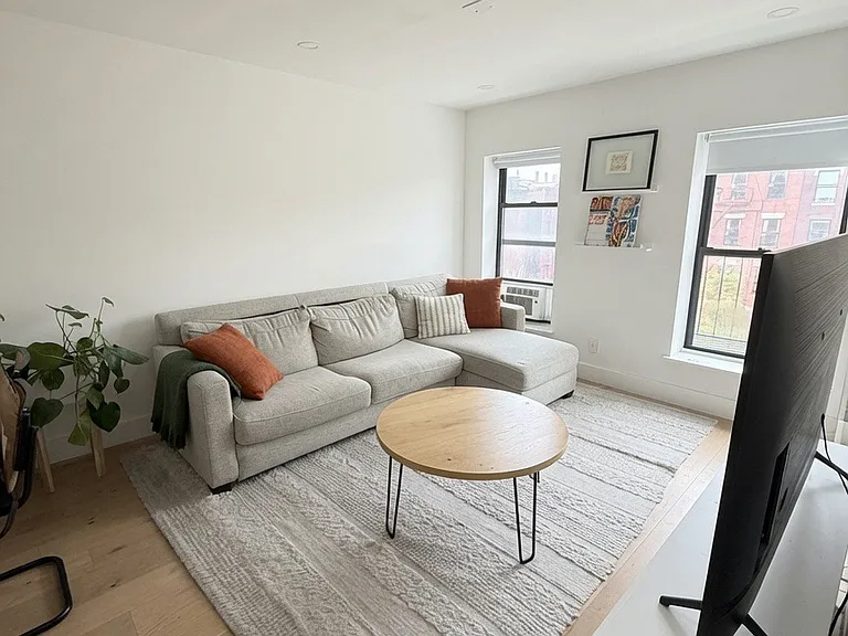 109 1st Ave #5F — Photo 1