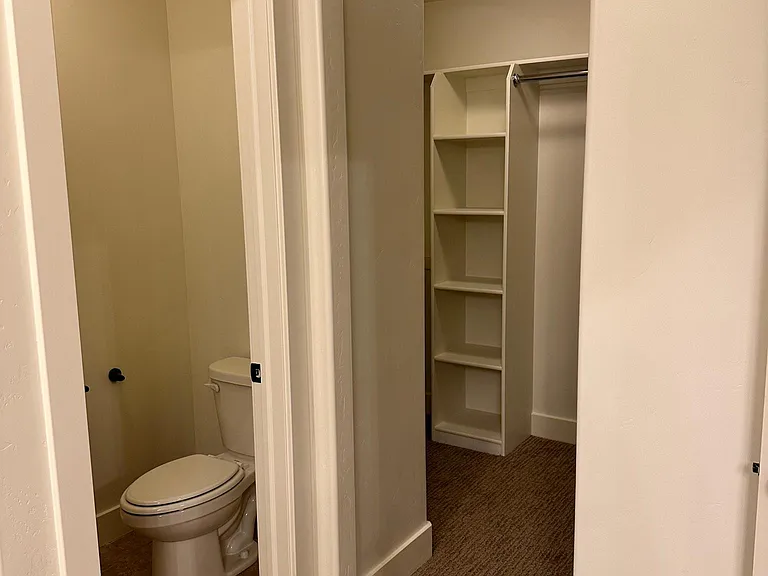Walk in closet