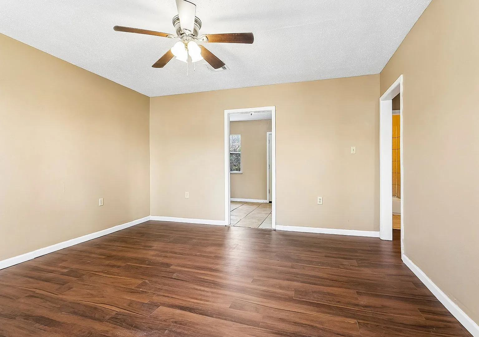 gme2152 — Photo 2