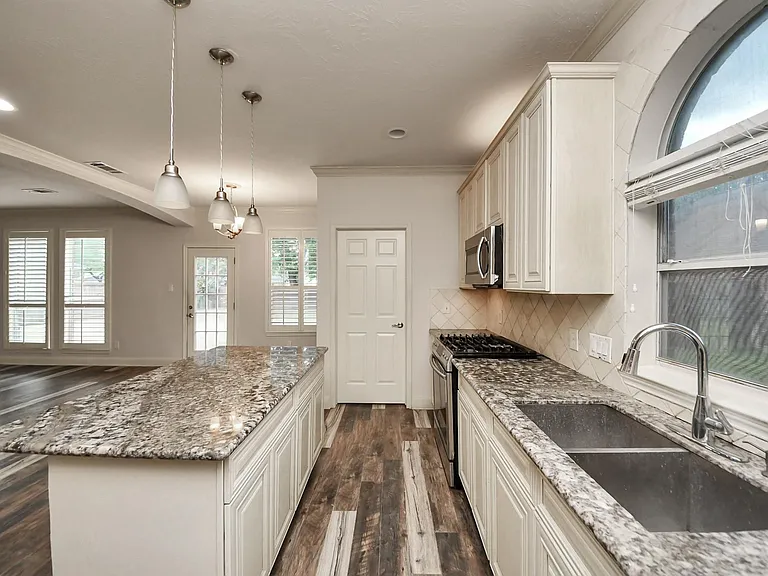 6314 Holly Canyon Ct — Photo 11