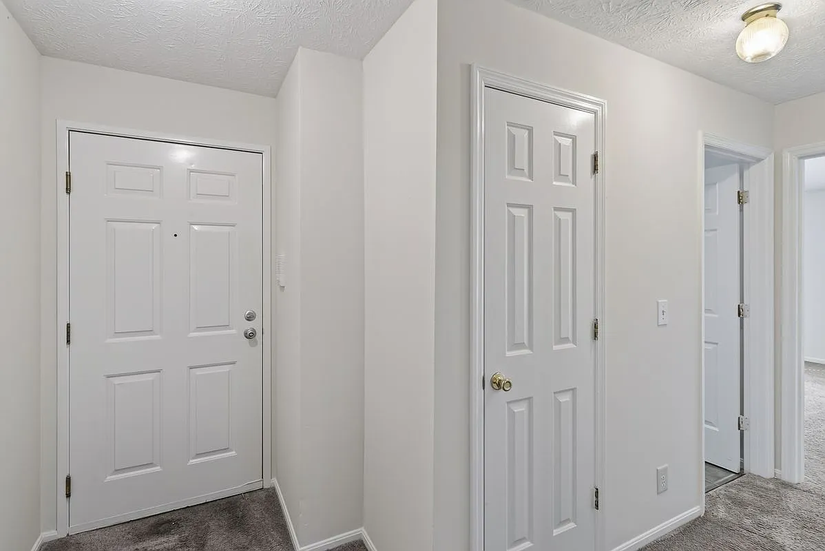 2 bed, 2.0 bath, 1080 sqft, $1,700 — Photo 2