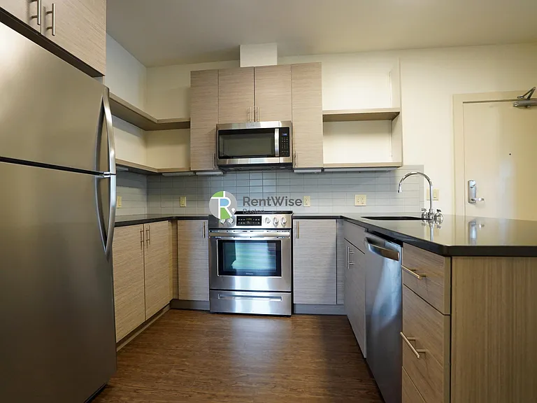 400 Langley Rd #301 — Photo 8
