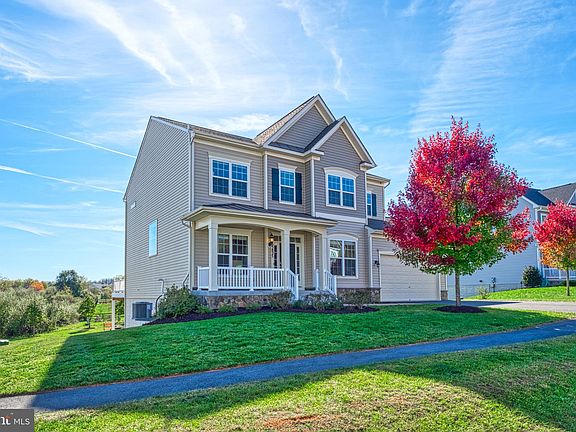 3rd image of 35825 Peninsula Ct