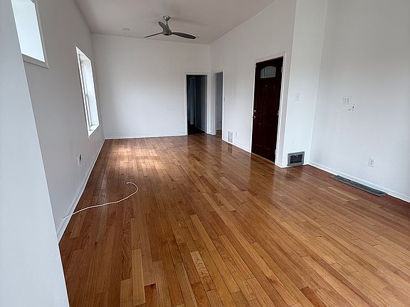 3rd image of 640 S 14th Ave #2