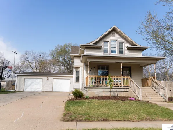 711 14th St, Aurora, NE 68818