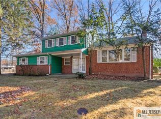 38 Ventnor Dr, Edison, NJ 08820