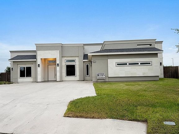 2nd image of 5422 Lovers Ln