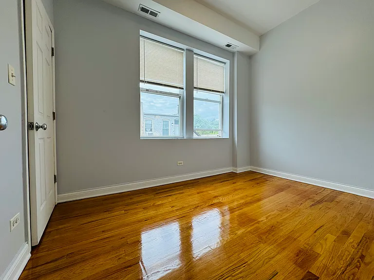 713 S Aberdeen St #3F — Photo 4