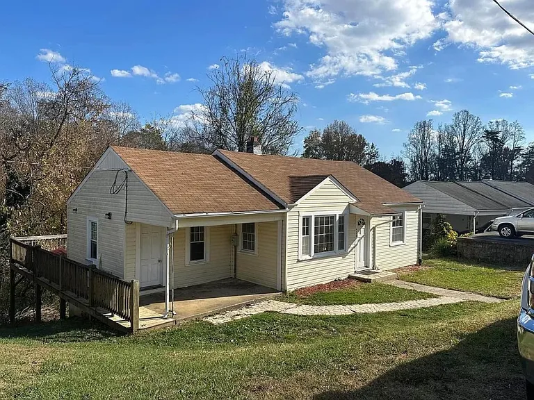 526 Old Stage Rd — Photo 2