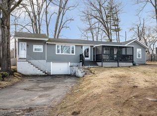 16 Malvern Ave, Tyngsboro, MA 01879