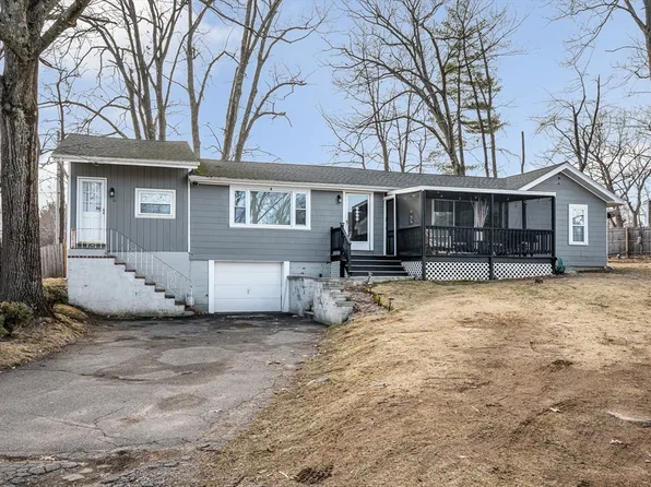 16 Malvern Ave, Tyngsboro, MA 01879
