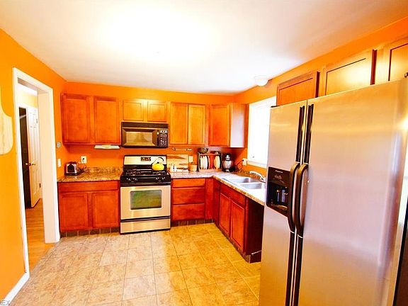 3rd image of 225 Woodlawn Ave NW