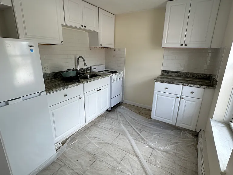 178 N Beacon St #11 — Photo 1