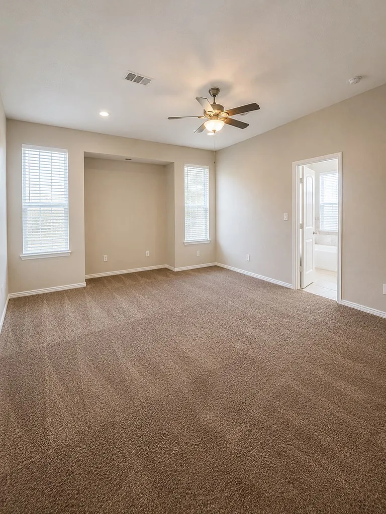 5 bed, 3.5 bath, 5489 sqft, $4,075 — Photo 4