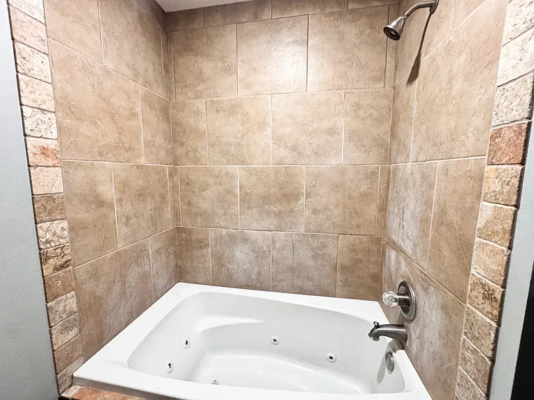 353 Wildwood Point — Photo 15