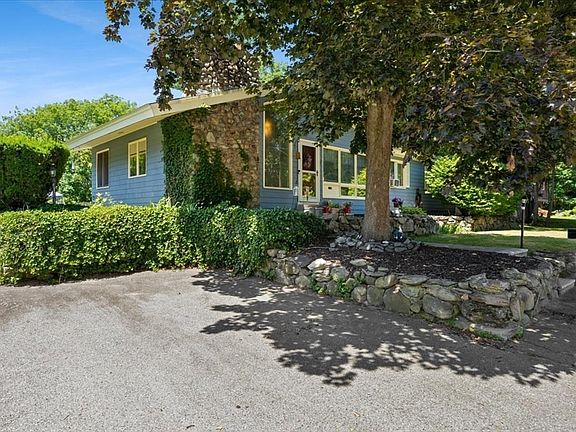 5th image of 11 Longview Rd