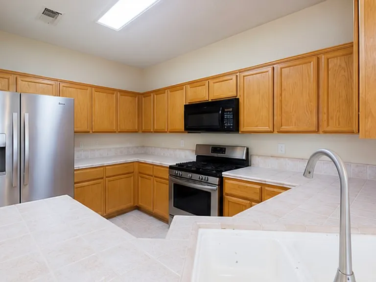 946 Sandy Way — Photo 7