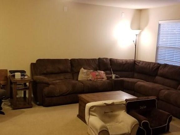 5th image of 535 Silver Leaf Dr