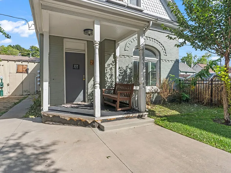264 N 200 W — Photo 23