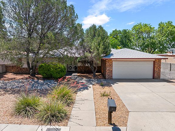 3rd image of 8130 Avenida La Prestina NE