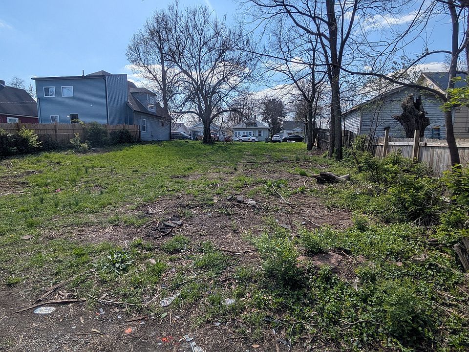 2nd image of 1317 Sharon Ave