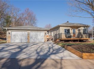 818 Mount Nemo Ave, Eau Claire, WI 54703