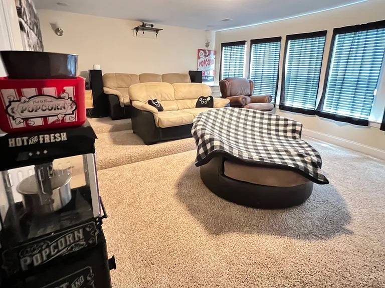 327 Clearwater Ln — Photo 35