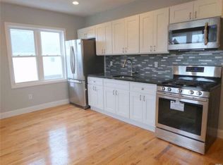 60 Wisconsin St APT 3, Long Beach, NY 11561