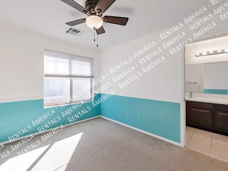 3745 E Kerry Ln — Photo 8