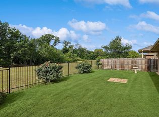649 Creekview Dr, Azle, TX 76020