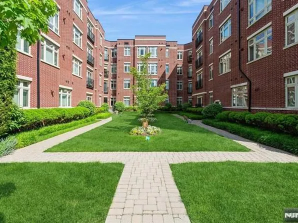 2224 Riverview Ave, Englewood, NJ 07631