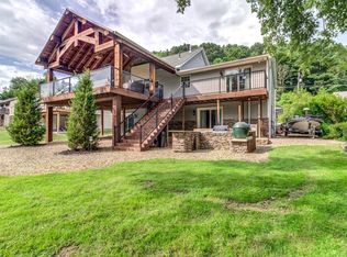 196 E Mohawk Dr #300, Malvern, OH 44644