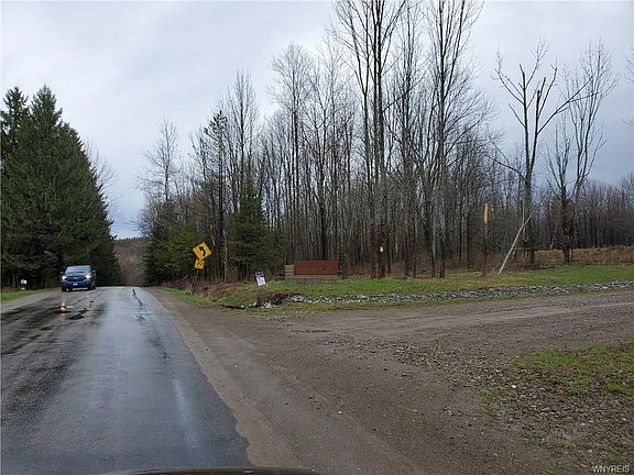4th image of 3 Trail Hts