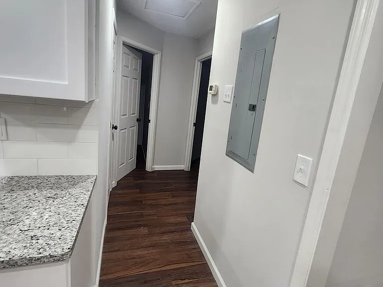 2939 Gleason Ave — Photo 10