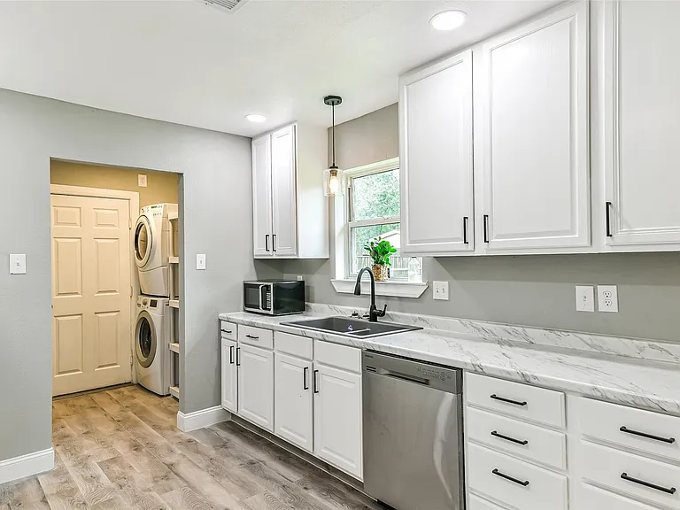 207 Woodvale Dr — Photo 14