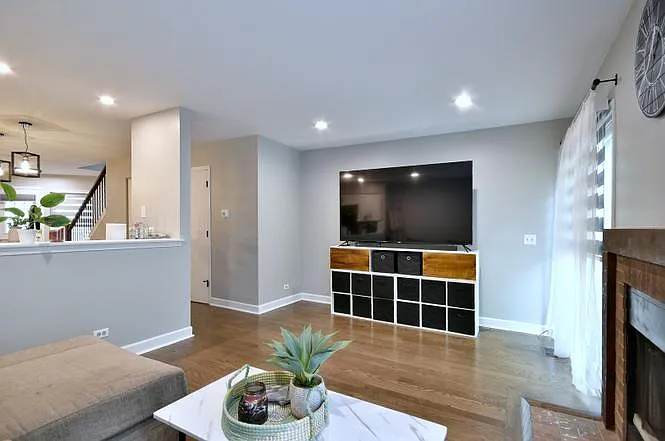 917 Little Falls Ct — Photo 12