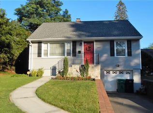 1007 Merritt St, Fairfield, CT 06825