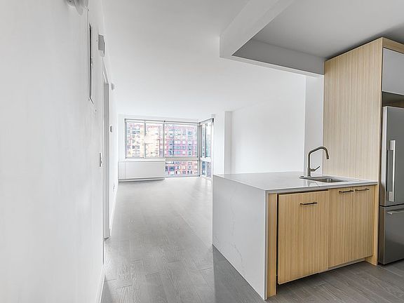 3rd image of 101 W End Ave APT 8B