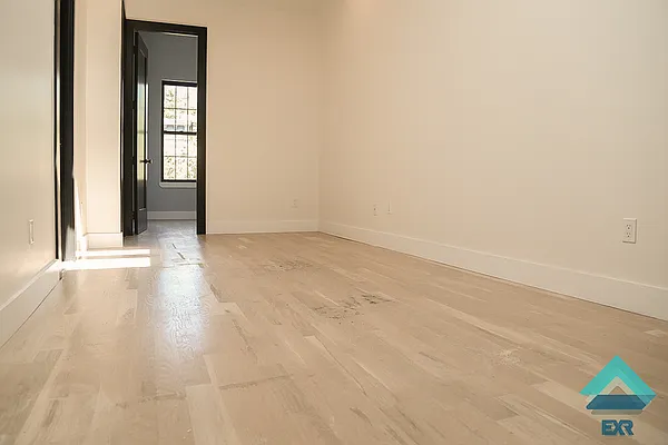 Rented by EXR | media 20