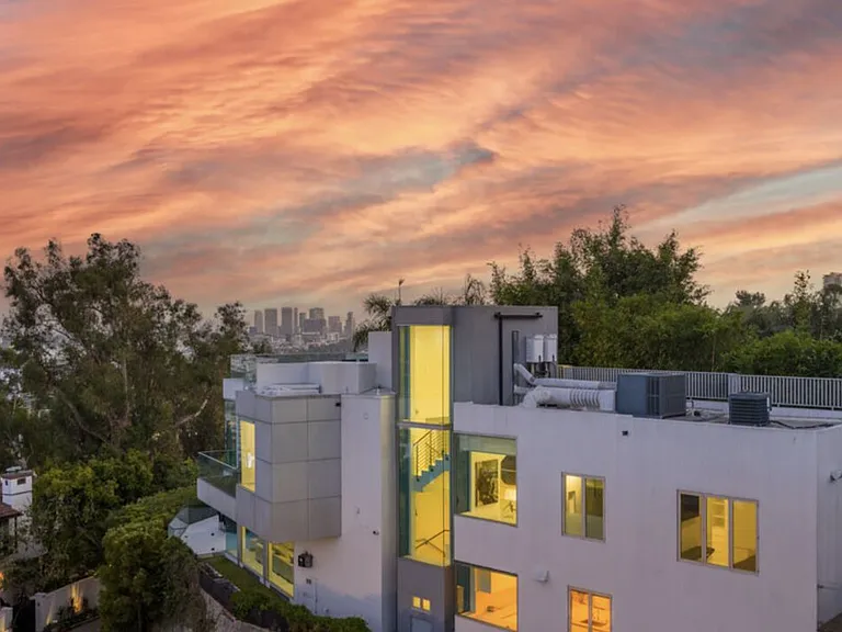 1377 Miller Pl — Photo 7