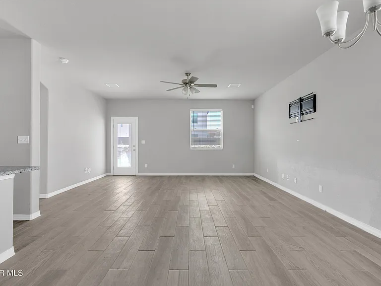 12260 Desert Wolf Ave — Photo 9